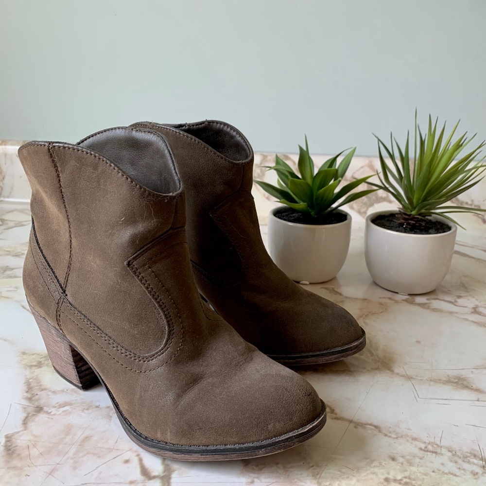 Rocket dog heeled cowboy boots